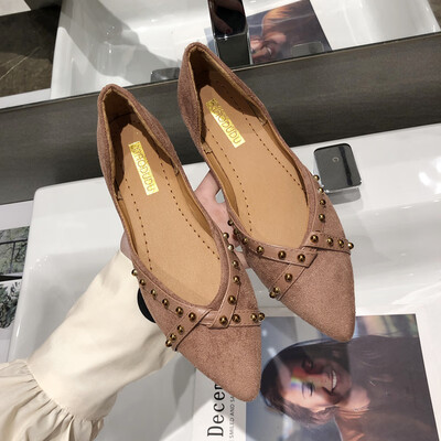 The same fairy shoes tide Korean version of Joker pointed metal willow nail shallow flat sandals in summer
The same fairy shoes tide Korean version of Joker pointed metal willow nail shallow flat sandals in summer
