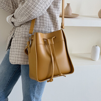Advanced sense of the ocean bucket bag handbags new 2019 fashion shoulder bag large capacity wild ins Messenger bag
Advanced sense of the ocean bucket bag handbags new 2019 fashion shoulder bag large capacity wild ins Messenger bag