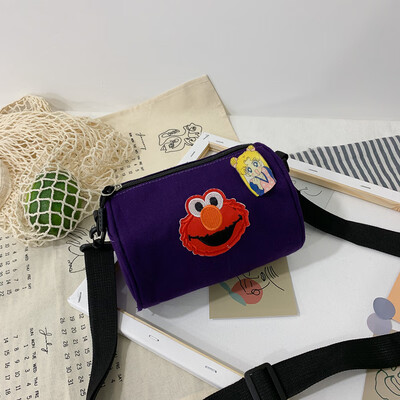 Casual fashion ugly sesame street canvas cylinder bag female 2019 new cartoon simple versatile shoulder Messenger bag
Casual fashion ugly sesame street canvas cylinder bag female 2019 new cartoon simple versatile shoulder Messenger bag