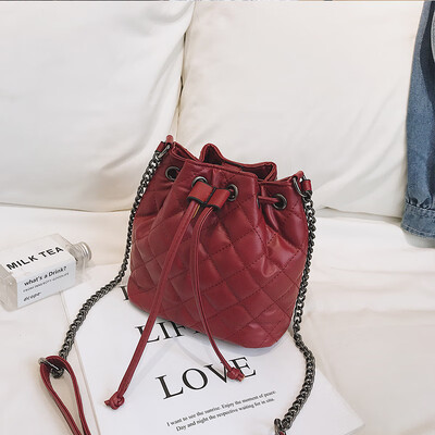 Small fragrance rhombic chain bag female 2019 new wave Korean version of the wild single shoulder slung portable fashion bucket bag
Small fragrance rhombic chain bag female 2019 new wave Korean version of the wild single shoulder slung portable fashion bucket bag