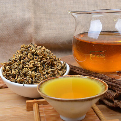 2019 New Tea Ancient Tree Blush Yunnan Fengqing One Bud One Leaf Black Tea Tea Golden Snail Black Tea 500g Bulk
2019 New Tea Ancient Tree Blush Yunnan Fengqing One Bud One Leaf Black Tea Tea Golden Snail Black Tea 500g Bulk