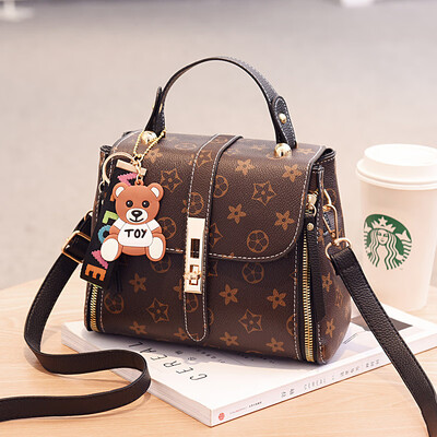 2019 spring new womens bag small square bag handbag Korean version of the shoulder bag cool tide Messenger bag
2019 spring new womens bag small square bag handbag Korean version of the shoulder bag cool tide Messenger bag