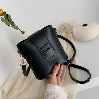 Foreign style small bag women 2019 new wave Korean version of simple messenger bag fashion Joker ladies shoulder bag
Foreign style small bag women 2019 new wave Korean version of simple messenger bag fashion Joker ladies shoulder bag