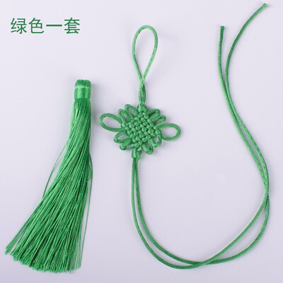 Exquisite Chinese knot pendant features handmade crafts