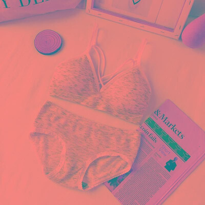 Sexy Women Girls Bra Underpants Spaghetti Strap Wireless Padded Bralette Briefs Two Piece Set
Sexy Women Girls Bra Underpants Spaghetti Strap Wireless Padded Bralette Briefs Two Piece Set