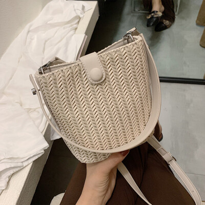 Bucket bag 2019 net red female summer shoulder portable messenger bag Korean version of Joker temperament tide
Bucket bag 2019 net red female summer shoulder portable messenger bag Korean version of Joker temperament tide