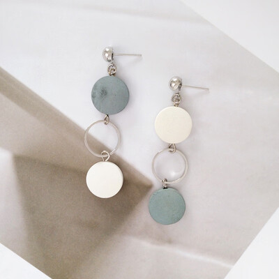 2019 new brand design long section color wood earings fashion jewelry generous minimalist Korean earrings for women
2019 new brand design long section color wood earings fashion jewelry generous minimalist Korean earrings for women