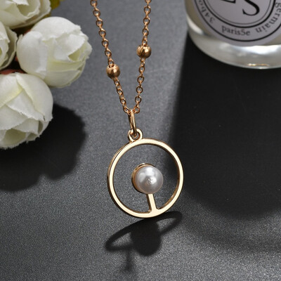 New Womens Alloy Necklace Creative Design Hollow Moon Imitation Pearl Pendant Necklace Beautiful Romantic Wedding Party
New Womens Alloy Necklace Creative Design Hollow Moon Imitation Pearl Pendant Necklace Beautiful Romantic Wedding Party