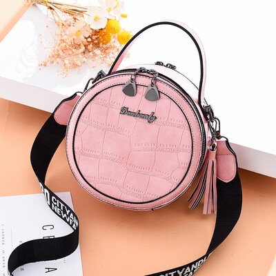 Summer womens fashion net red western style texture messenger bag Joker ins shoulder bag
Summer womens fashion net red western style texture messenger bag Joker ins shoulder bag