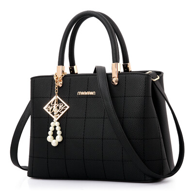 Womens Chaohua Korean fashion single shoulder slanting large capacity Baitao leisure handbag for middle-aged&old people
Womens Chaohua Korean fashion single shoulder slanting large capacity Baitao leisure handbag for middle-aged&old people