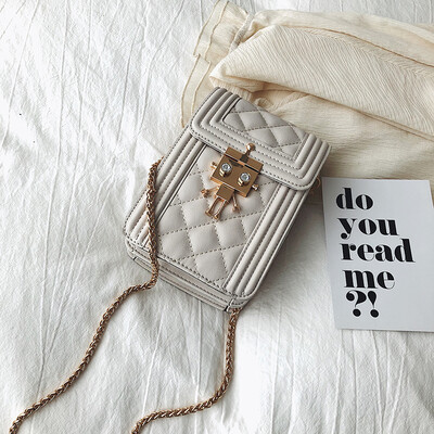 Summer small fragrance mobile phone bag handbags new 2019 Korean version of the wild single shoulder slung fashion chain small square bag
Summer small fragrance mobile phone bag handbags new 2019 Korean version of the wild single shoulder slung fashion chain small square bag