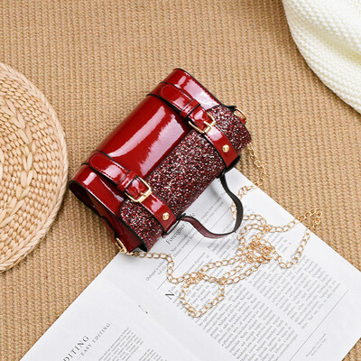 2019 new fashion tide casual retro shoulder Messenger bag female chic temperament chain wild sequin small bag
2019 new fashion tide casual retro shoulder Messenger bag female chic temperament chain wild sequin small bag