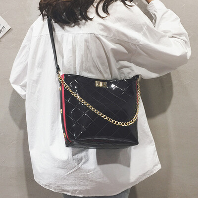 Ins super fire bag female 2019 new rhombic chain bag Korean version of the wild net red Messenger bag fashion small black bag
Ins super fire bag female 2019 new rhombic chain bag Korean version of the wild net red Messenger bag fashion small black bag