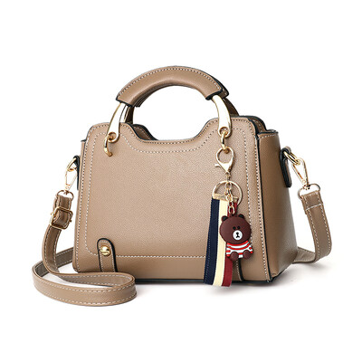 Womens new personality handbag Korean version of womens handbag simple leisure Baitie one shoulder slanting bag
Womens new personality handbag Korean version of womens handbag simple leisure Baitie one shoulder slanting bag