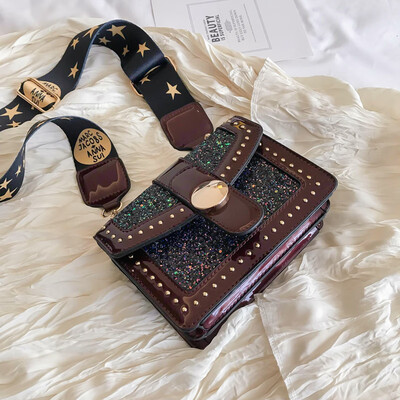 New broadband sequin bag female 2019 new Korean version of the wild single shoulder slung fashion leather rivet small square bag
New broadband sequin bag female 2019 new Korean version of the wild single shoulder slung fashion leather rivet small square bag