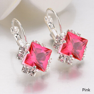 New Women Fashion Hot Personality Shiny Earrings Korean Fashion Diamond Crystal Earrings
New Women Fashion Hot Personality Shiny Earrings Korean Fashion Diamond Crystal Earrings