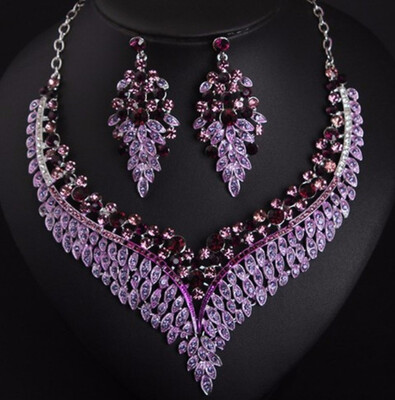 new nice luxury fashion exaggerated crystal flashing diamond necklace earrings set dress party bride female accessories
new nice luxury fashion exaggerated crystal flashing diamond necklace earrings set dress party bride female accessories