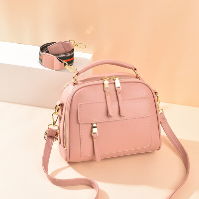 In summer the new bag is popular with women Korean fashion wild ins shoulder messenger bag portable small square bag
In summer the new bag is popular with women Korean fashion wild ins shoulder messenger bag portable small square bag