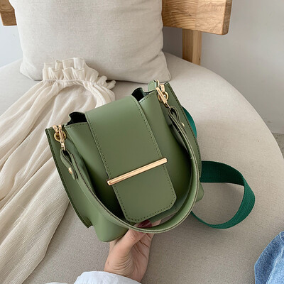 Chaohan version 100 small bag summer simple portable womens bag new 2019 fashion bucket bag single shoulder oblique satchel bag
Chaohan version 100 small bag summer simple portable womens bag new 2019 fashion bucket bag single shoulder oblique satchel bag