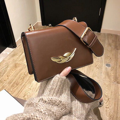 Qiao Bani 2019 new Korean retro style fashion solid color metal small square bag shoulder diagonal trend female bag
Qiao Bani 2019 new Korean retro style fashion solid color metal small square bag shoulder diagonal trend female bag