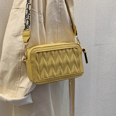 Lingge small bag female 2018 new small fragrance chain bag wild autumn&winter models broadband bag mini Messenger bag
Lingge small bag female 2018 new small fragrance chain bag wild autumn&winter models broadband bag mini Messenger bag