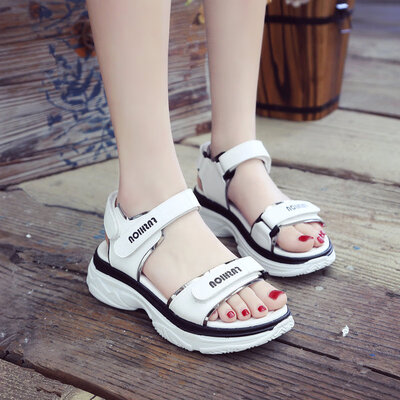 Sandals women summer 2018 beach shoes hook&loop flat Korean version of Joker leisure sports students simple tide
Sandals women summer 2018 beach shoes hook&loop flat Korean version of Joker leisure sports students simple tide