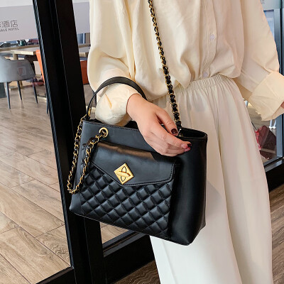 High-end bag handbag 2019 new fashion embroidery thread chain big bag shoulder bag wild foreign gas Messenger bag
High-end bag handbag 2019 new fashion embroidery thread chain big bag shoulder bag wild foreign gas Messenger bag