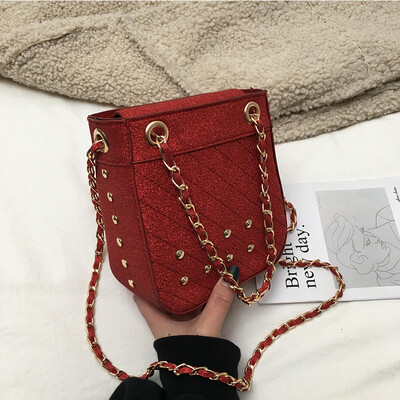 Ins super fire bag female 2019 new Korean fashion wild texture rivet chain shoulder slung small square bag
Ins super fire bag female 2019 new Korean fashion wild texture rivet chain shoulder slung small square bag