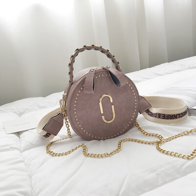 Chic chain bag female Korean version of Joker fashion rivet small round bag new 2019 chain texture slung bag
Chic chain bag female Korean version of Joker fashion rivet small round bag new 2019 chain texture slung bag