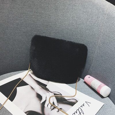 2018 winter new wild chain shoulder Messenger bag Korean version of the wild cute girl hair chain mobile phone bag
2018 winter new wild chain shoulder Messenger bag Korean version of the wild cute girl hair chain mobile phone bag