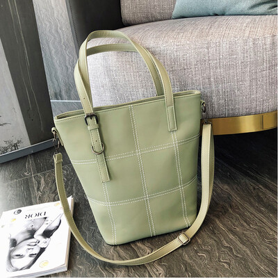 2019 autumn new fashion Hong Kong style retro simple 100 build large capacity single shoulder bag oblique carry handbag
2019 autumn new fashion Hong Kong style retro simple 100 build large capacity single shoulder bag oblique carry handbag