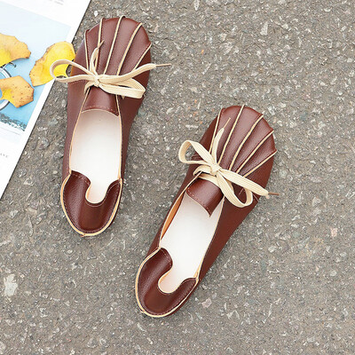 Two women wearing single shoes flat soft bottom 2019 new spring shell lazy one pedal bean shoes women slippers
Two women wearing single shoes flat soft bottom 2019 new spring shell lazy one pedal bean shoes women slippers