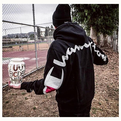Japanese version of the tide brand new men&women street fashion wild hooded sweater couple models long-sleeved jacket
Japanese version of the tide brand new men&women street fashion wild hooded sweater couple models long-sleeved jacket