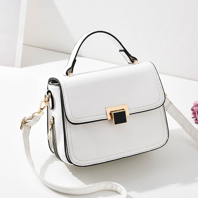 Little girl summer fashion lock handbag leisure collision color simple Korean version of single shoulder oblique satchel
Little girl summer fashion lock handbag leisure collision color simple Korean version of single shoulder oblique satchel