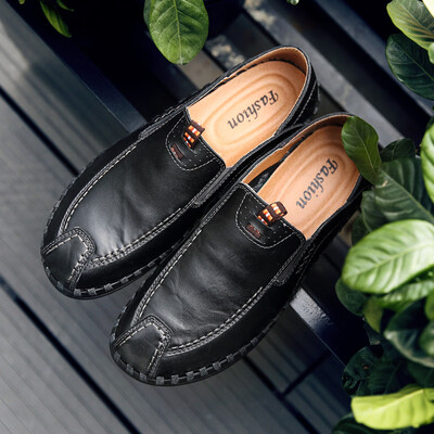 Dress shoes mens leather new explosions casual shoes mens leather breathable peas shoes mens Korean fashion mens shoes 
Dress shoes mens leather new explosions casual shoes mens leather breathable peas shoes mens Korean fashion mens shoes