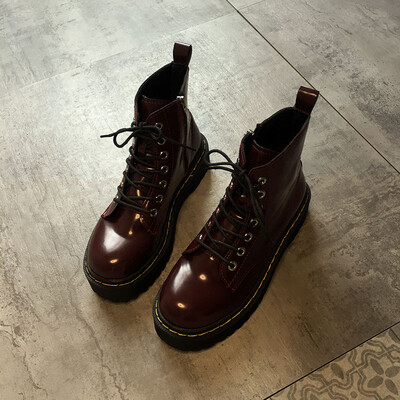 Retro Martin Boots female British style Autumn Fashion flat bottom Locomotive Boots students short Boots with Western style
Retro Martin Boots female British style Autumn Fashion flat bottom Locomotive Boots students short Boots with Western style