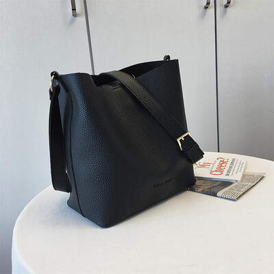 Net red simple small bag summer popular womens bag new 2019 Korean version of Joker bucket shoulder bag messenger bag
Net red simple small bag summer popular womens bag new 2019 Korean version of Joker bucket shoulder bag messenger bag