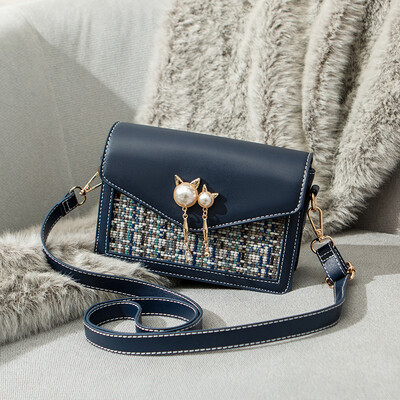 Uh popular little girl bag fashion Korean version of small fresh single shoulder slant bag fashion 100 ins
Uh popular little girl bag fashion Korean version of small fresh single shoulder slant bag fashion 100 ins