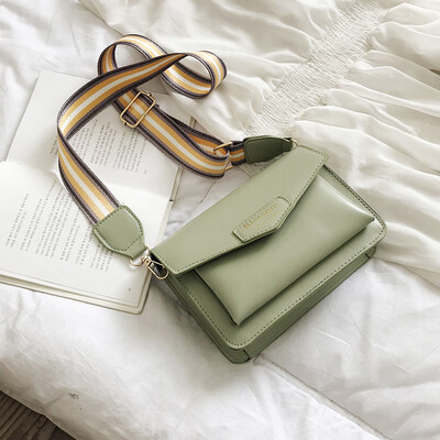 Senior sense of the ocean bag female 2019 new Korean fashion small square bag wild wide shoulder strap shoulder Messenger bag
Senior sense of the ocean bag female 2019 new Korean fashion small square bag wild wide shoulder strap shoulder Messenger bag