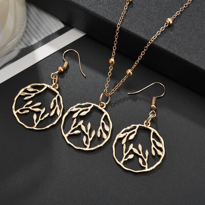 Feminine Charm Earrings Necklace Set Hollow Circle Imitation Pearl Earrings Wedding Party Ladies Fashion Jewelry Girlfriend Gift
Feminine Charm Earrings Necklace Set Hollow Circle Imitation Pearl Earrings Wedding Party Ladies Fashion Jewelry Girlfriend Gift