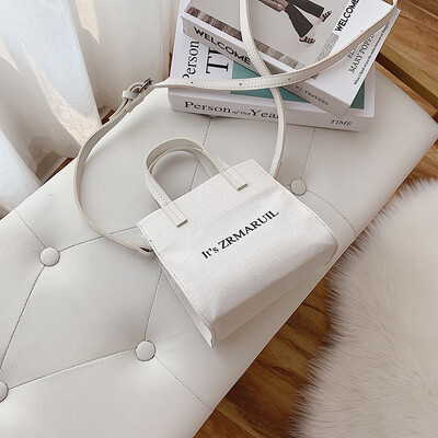 Qiao Bani 2019 new South Korea ins fashion net red street beat letters canvas shoulder shoulder diagonal tide handbag
Qiao Bani 2019 new South Korea ins fashion net red street beat letters canvas shoulder shoulder diagonal tide handbag