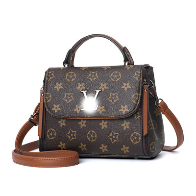 2019 summer new wave shoulder bag small bag Korean PU leather fashion handbag Messenger bag small square bag
2019 summer new wave shoulder bag small bag Korean PU leather fashion handbag Messenger bag small square bag