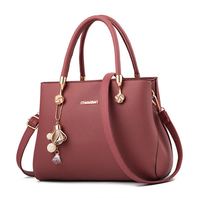 Mother bag female Korean version of simple fashion middle-aged womens bag shoulder slung Joker ladies handbag
Mother bag female Korean version of simple fashion middle-aged womens bag shoulder slung Joker ladies handbag