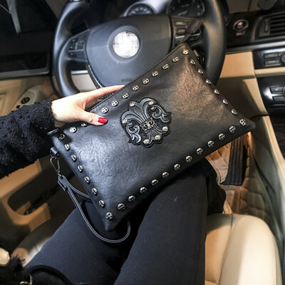 2019 personality pattern mens&womens handbags rivet clutch fashion handbags shoulder bag
2019 personality pattern mens&womens handbags rivet clutch fashion handbags shoulder bag