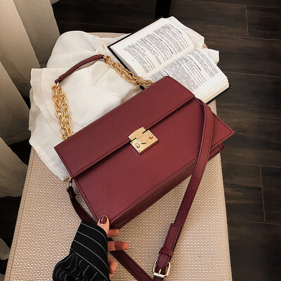 Qiao Bani 2019 new European&American style fashion street shoot C chain K flip cover bills shoulder diagonal cross trend handbags
Qiao Bani 2019 new European&American style fashion street shoot C chain K flip cover bills shoulder diagonal cross trend handbags