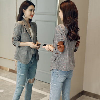 Cypress 2018 autumn new ladies fashion temperament lapel long sleeves slim waist was thin one button plaid temperament regular jacket S83B0457AA2119L brown stripes
Cypress 2018 autumn new ladies fashion temperament lapel long sleeves slim waist was thin one button plaid temperament regular jacket S83B0457AA2119L brown stripes