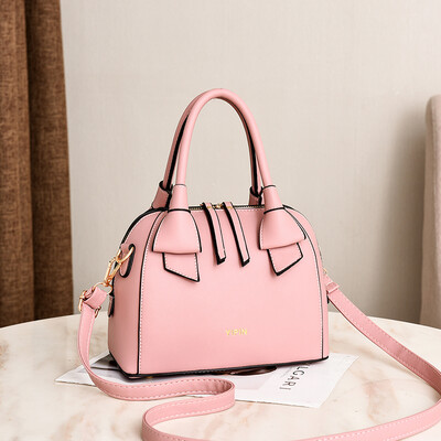 Baggage lady Xia new fashion Korean version Baitao ladys one shoulder slanting handbag with large capacity ladys bag
Baggage lady Xia new fashion Korean version Baitao ladys one shoulder slanting handbag with large capacity ladys bag