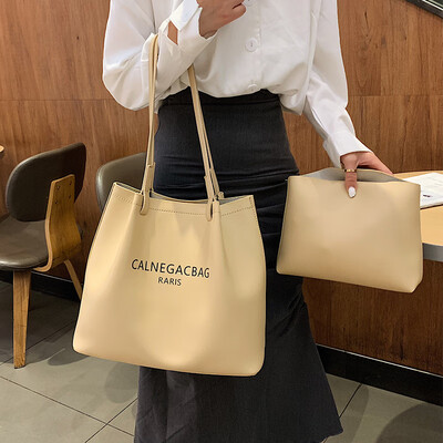 Senior sense fashion big bag handbags new wave 2019 large capacity shoulder bag French small foreign gas shopping bag
Senior sense fashion big bag handbags new wave 2019 large capacity shoulder bag French small foreign gas shopping bag