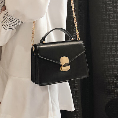New small bag female 2019 new retro messenger bag wild ins super fire chain shoulder portable small square bag
New small bag female 2019 new retro messenger bag wild ins super fire chain shoulder portable small square bag