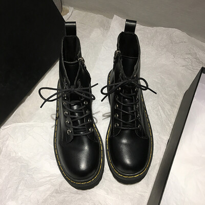 Boots Children Autumn British style retro thick-soled boots personality front lace thick-heeled handsome Martin boots
Boots Children Autumn British style retro thick-soled boots personality front lace thick-heeled handsome Martin boots